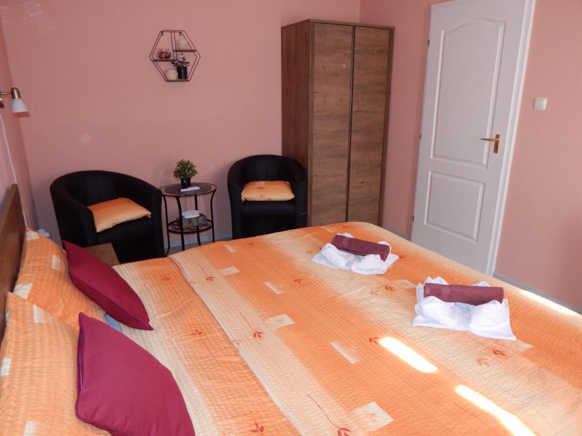 Voelgy Apartman Eger Zewnętrze zdjęcie