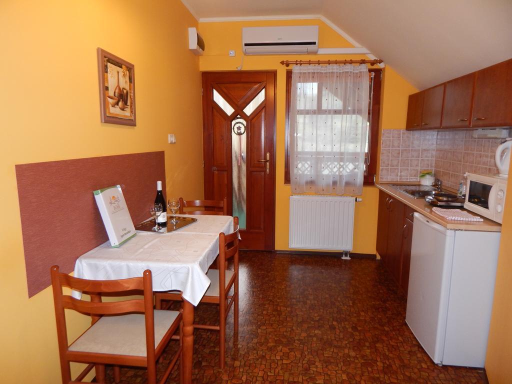 Voelgy Apartman Eger Zewnętrze zdjęcie